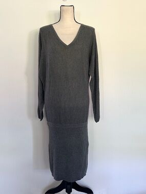 NWT Lightweight long sleeve knit sweater midi dress